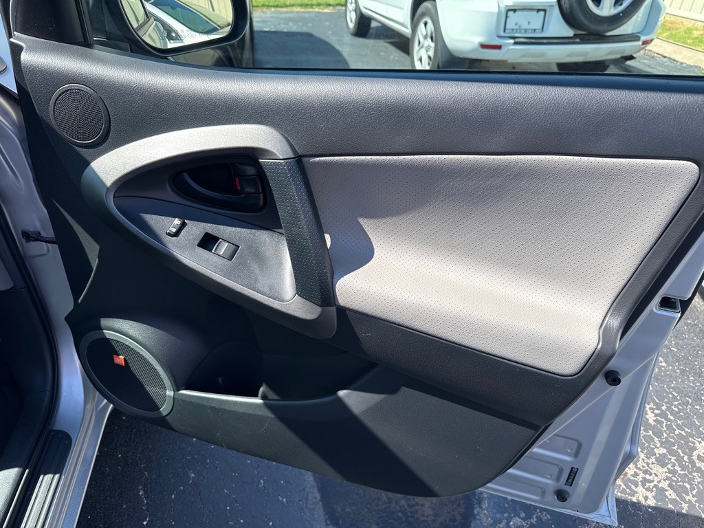 2010 Toyota Rav4 Image 13