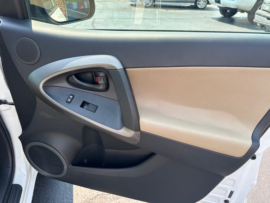 2012 Toyota Rav4 Image 13