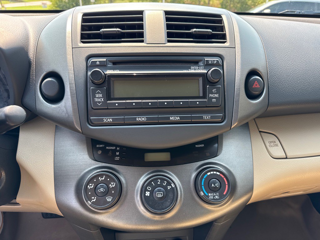 2012 Toyota Rav4 Image 17