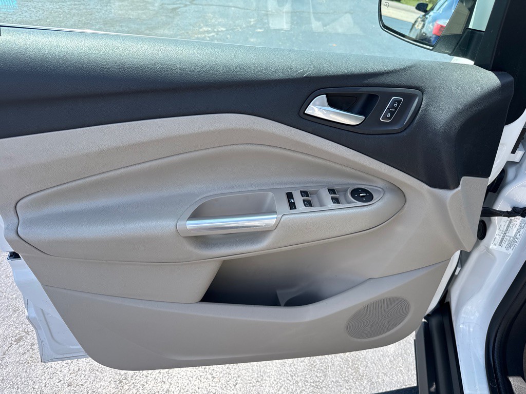 2014 Ford C-Max Image 17
