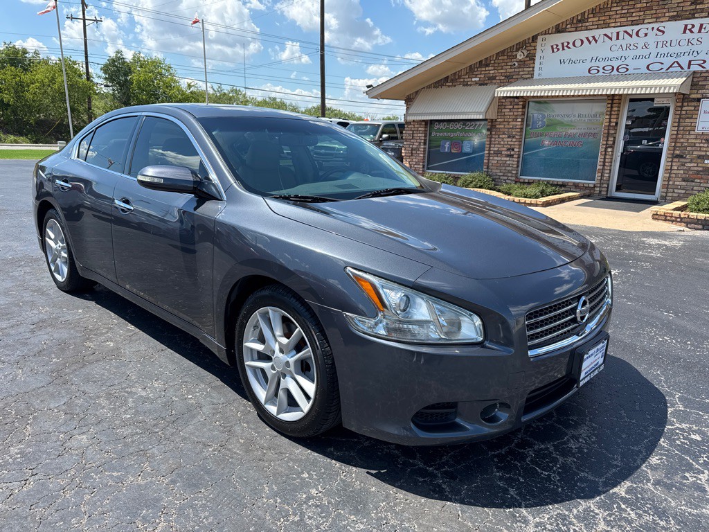 2010 Nissan Maxima Image 1
