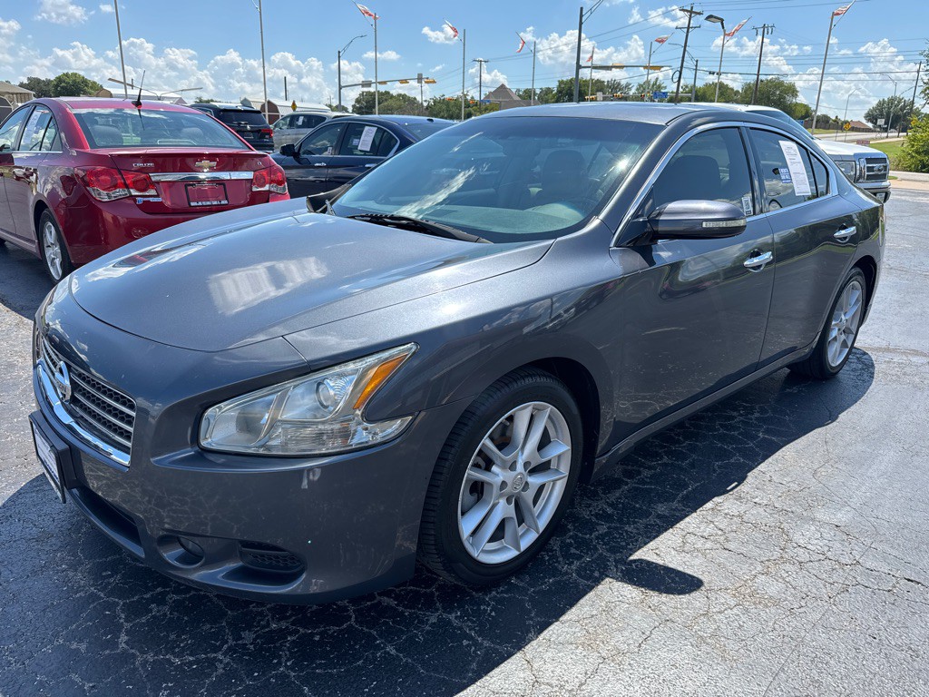 2010 Nissan Maxima Image 3