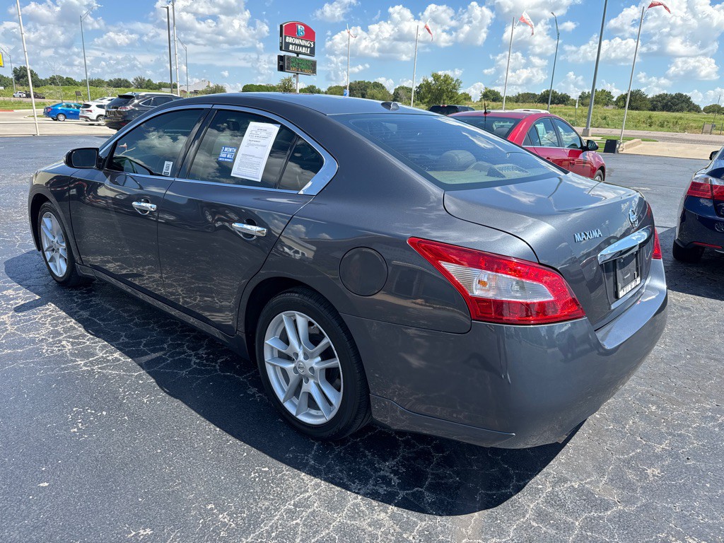 2010 Nissan Maxima Image 5