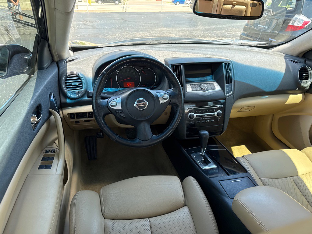 2010 Nissan Maxima Image 15