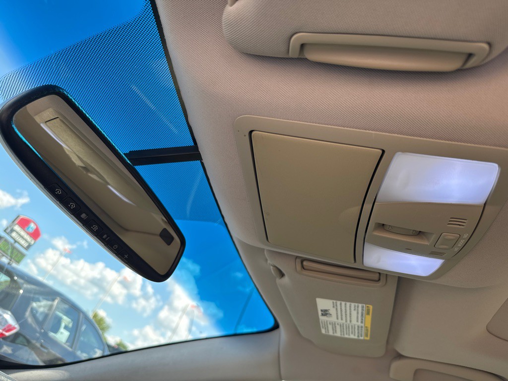2010 Nissan Maxima Image 21