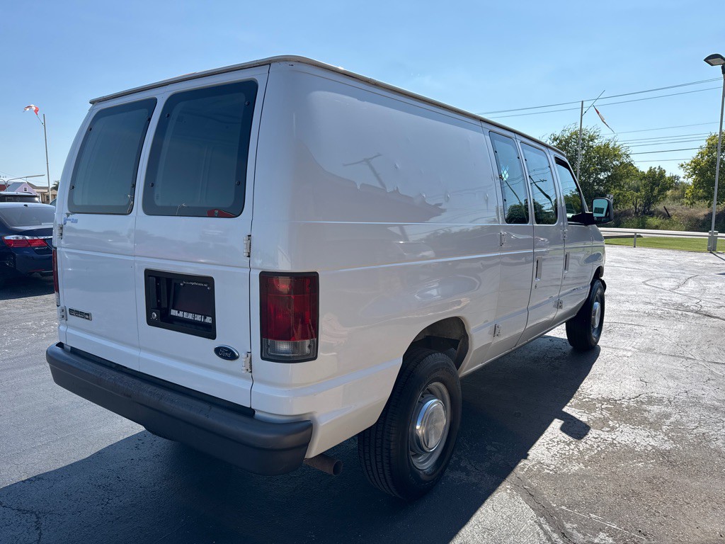 2006 Ford Econoline Image 4