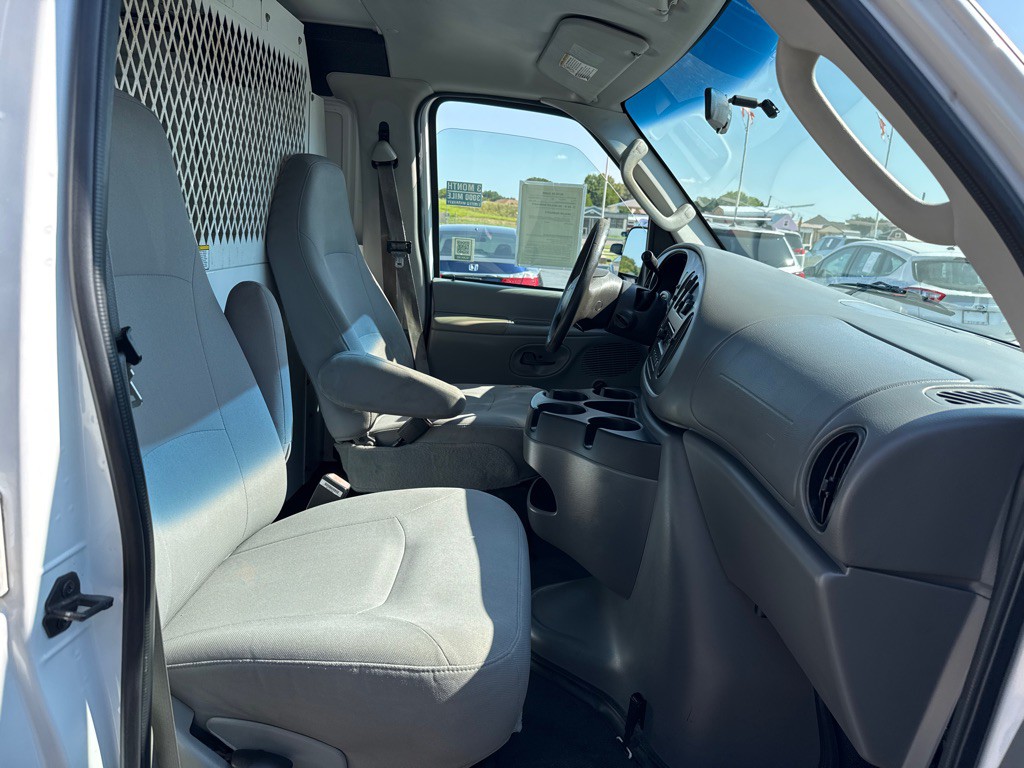 2006 Ford Econoline Image 12