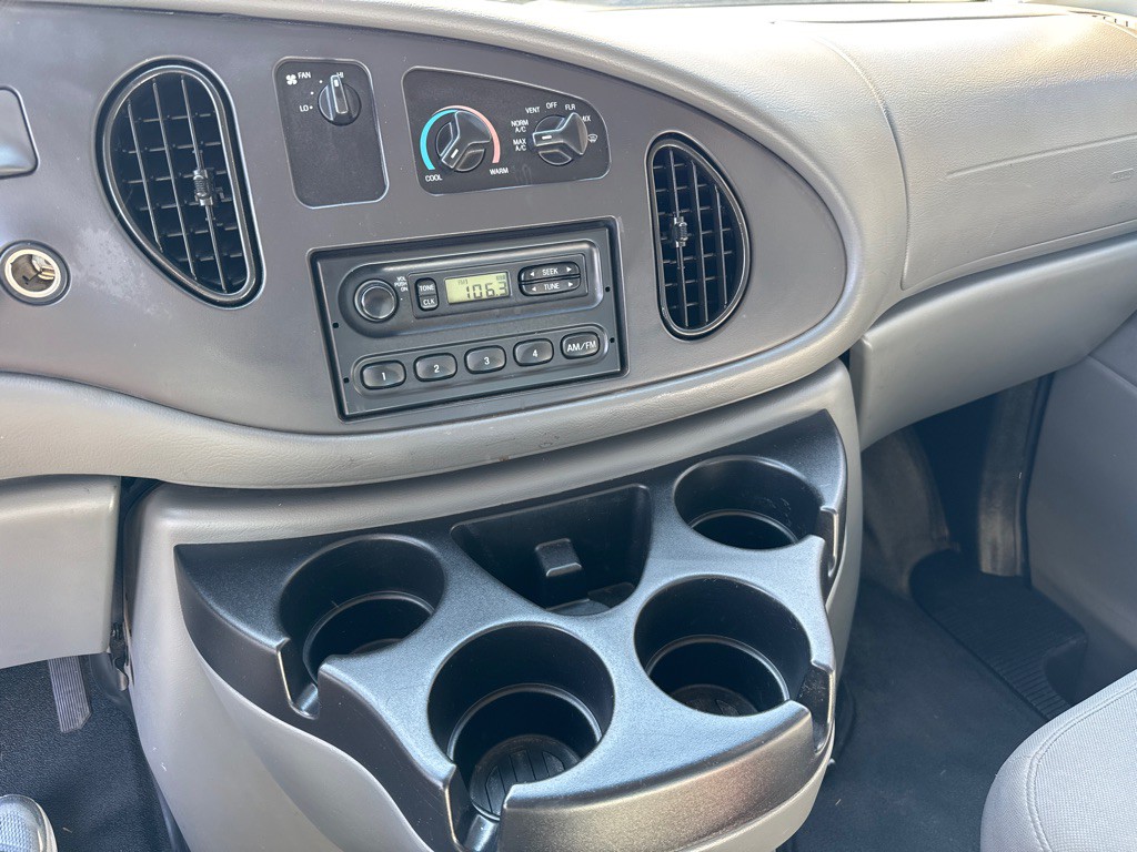 2006 Ford Econoline Image 16