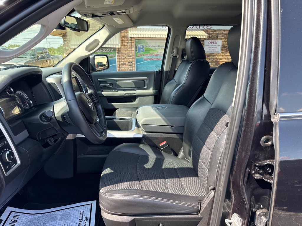 2017 RAM 1500 Image 16