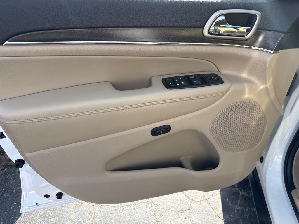 2015 Jeep Grand Cherokee Image 17