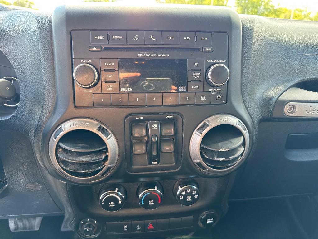 2014 Jeep Wrangler Unlimited Image 18