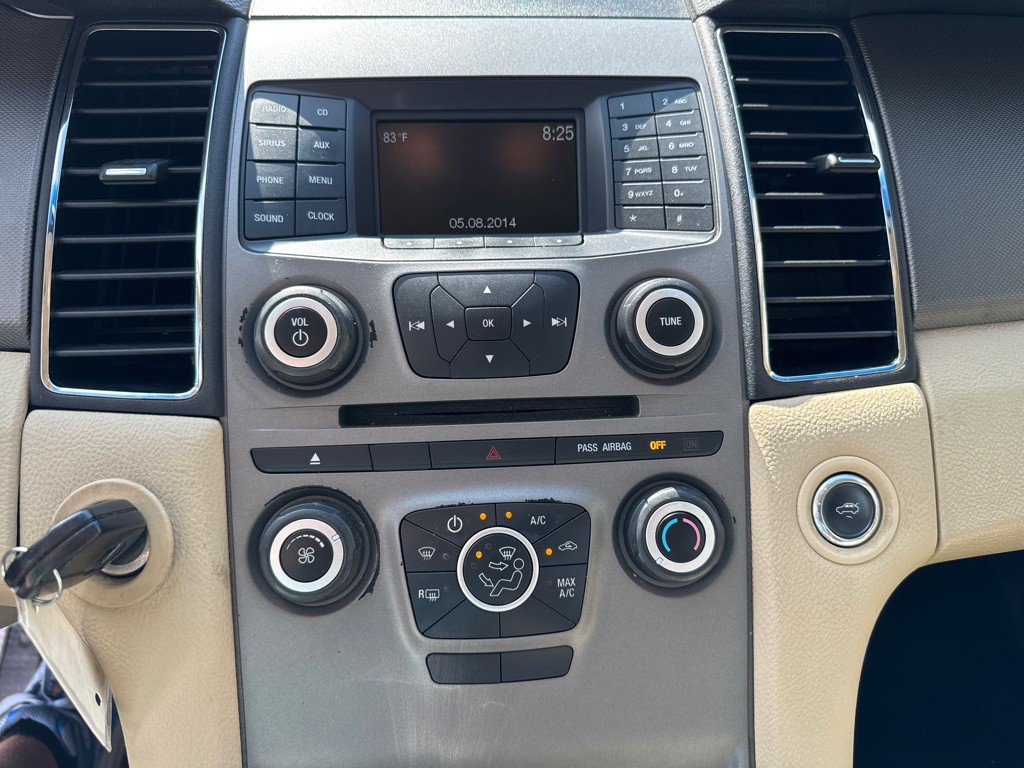 2017 Ford Taurus Image 18