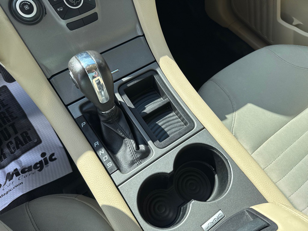 2017 Ford Taurus Image 19