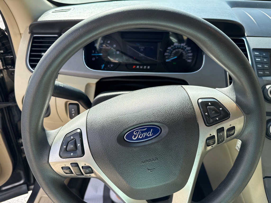 2017 Ford Taurus Image 20
