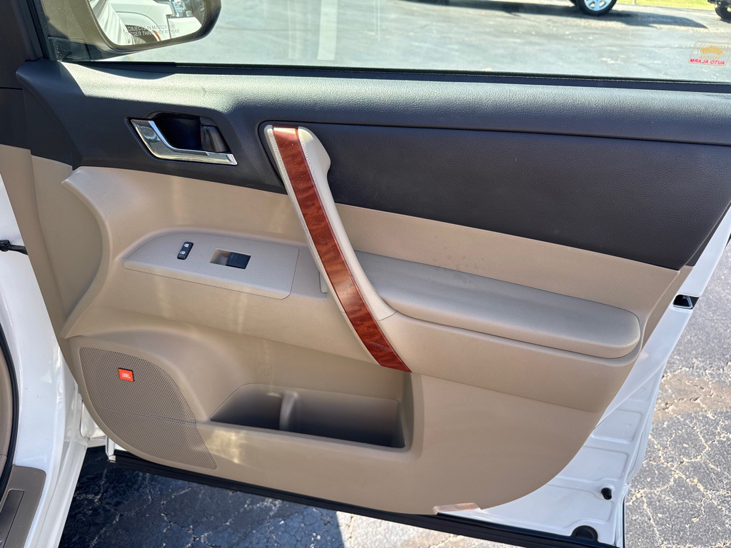 2009 Toyota Highlander Image 13