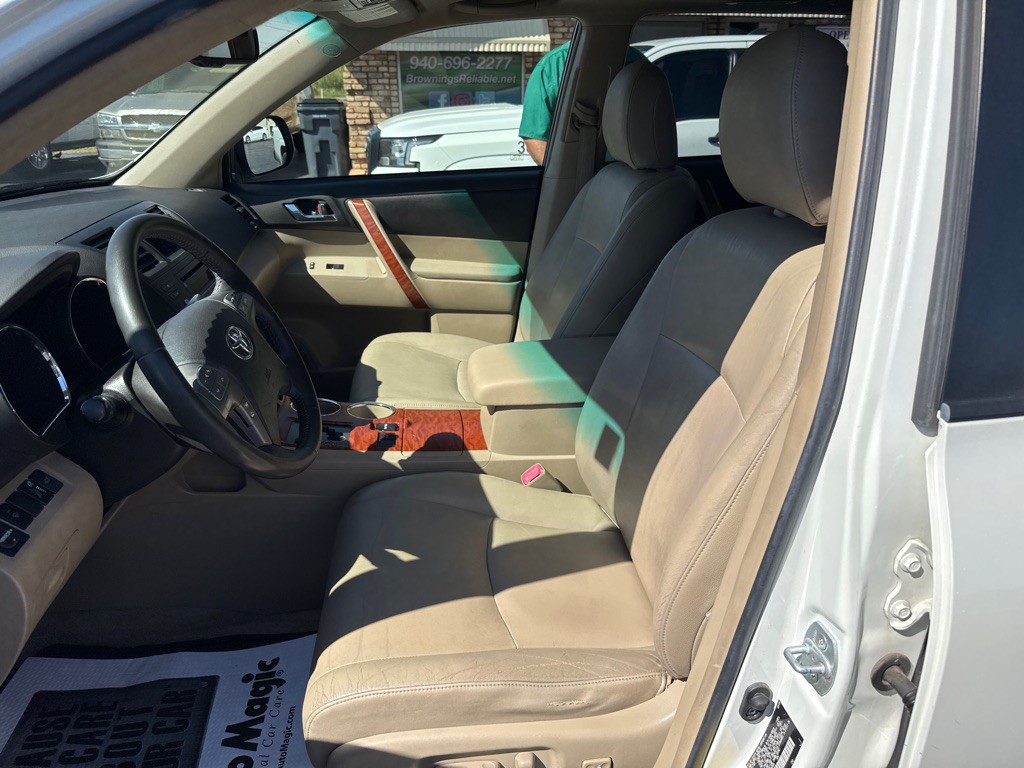 2009 Toyota Highlander Image 16