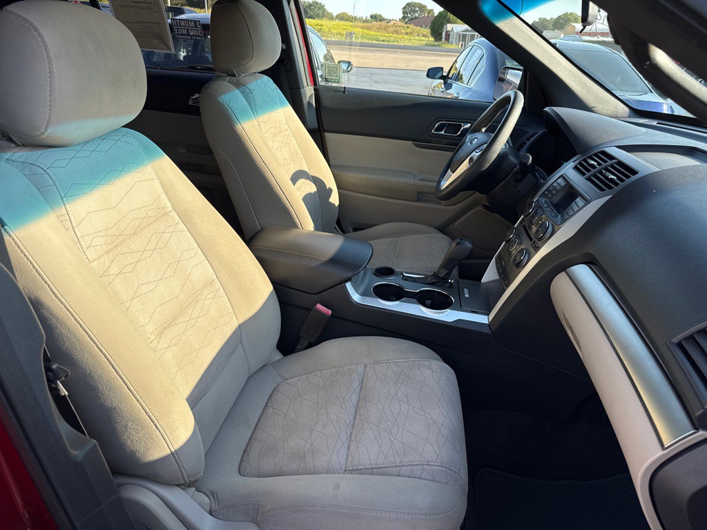 2015 Ford Explorer Image 14