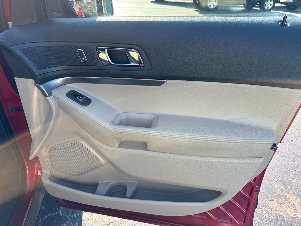 2015 Ford Explorer Image 15