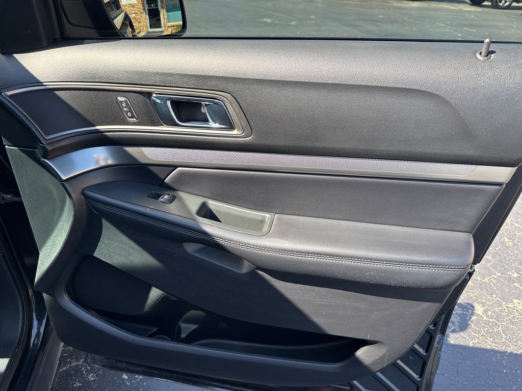 2018 Ford Explorer Image 15