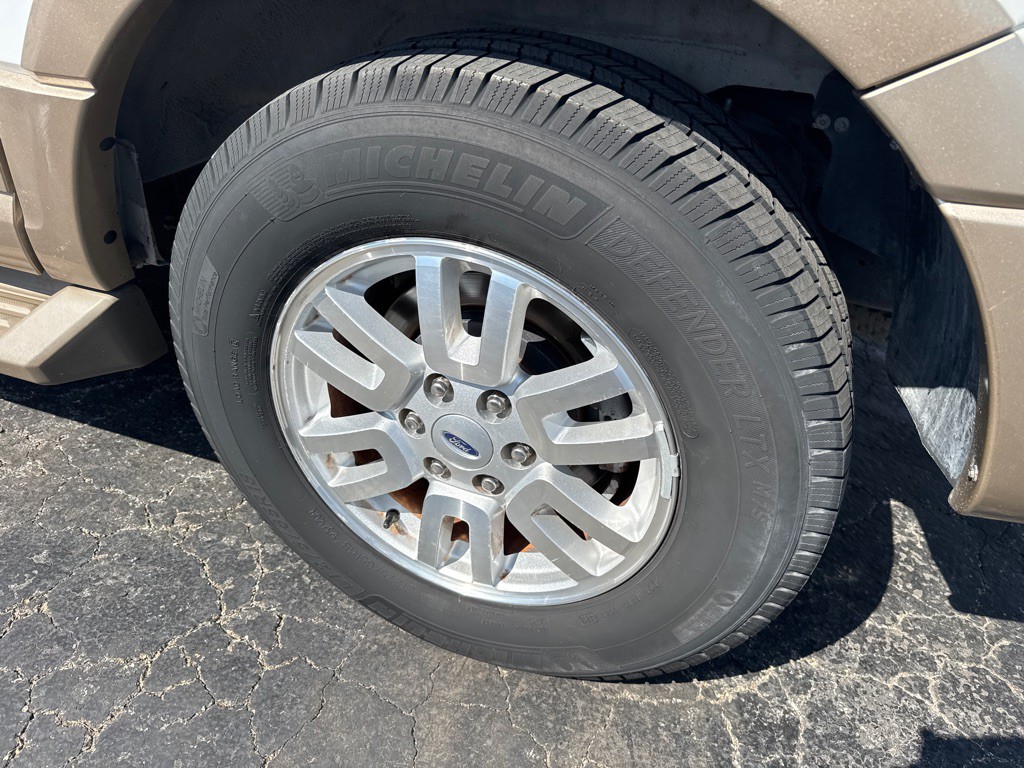 2012 Ford Expedition Image 7