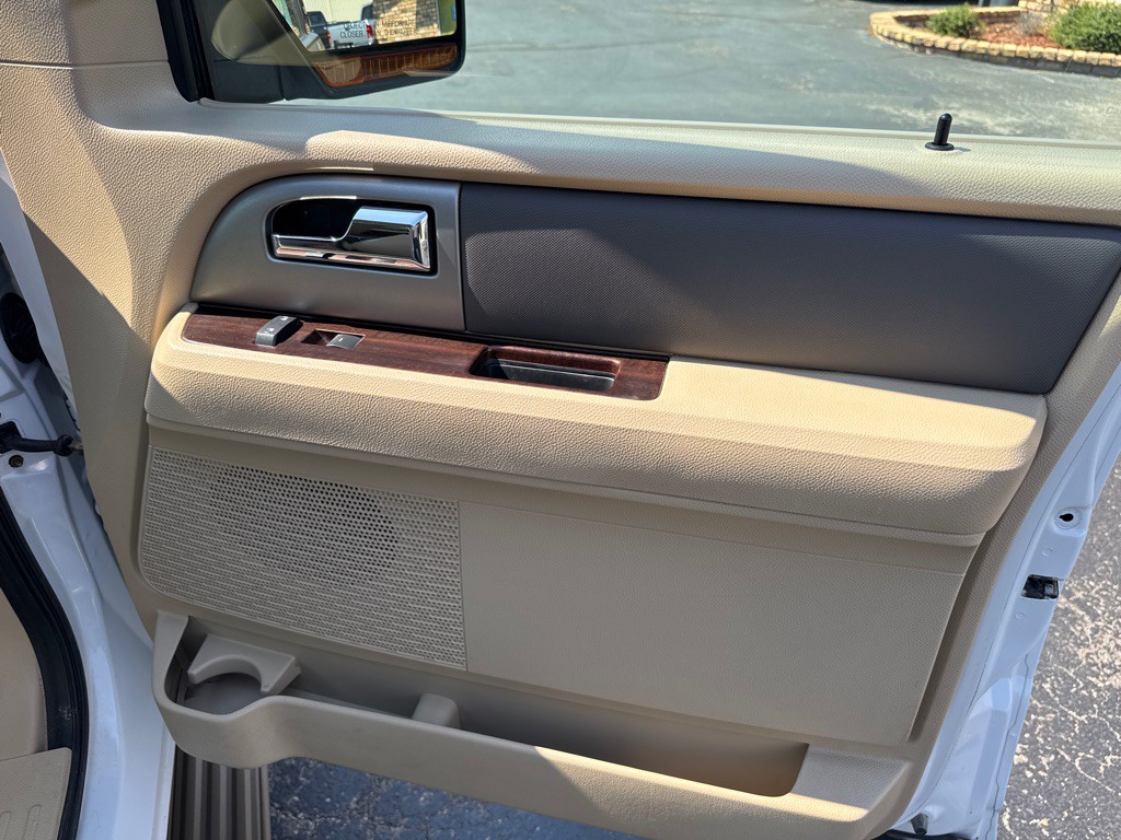 2012 Ford Expedition Image 15