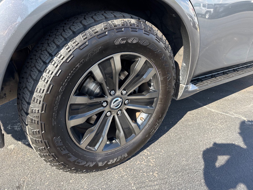 2017 Nissan Armada Image 8