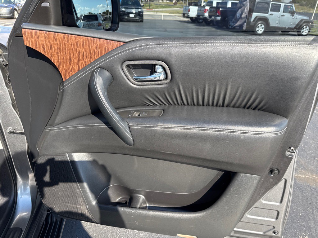 2017 Nissan Armada Image 15