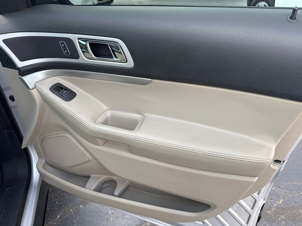 2015 Ford Explorer Image 15