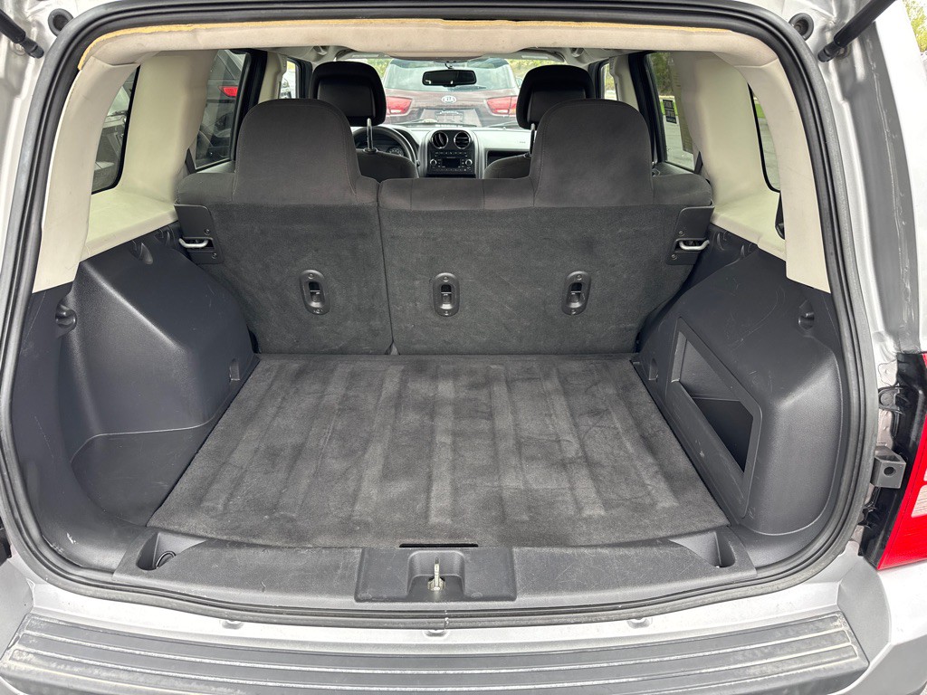 2016 Jeep Patriot Image 9