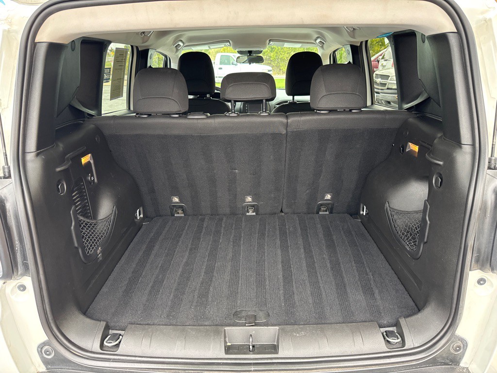 2017 Jeep Renegade Image 9