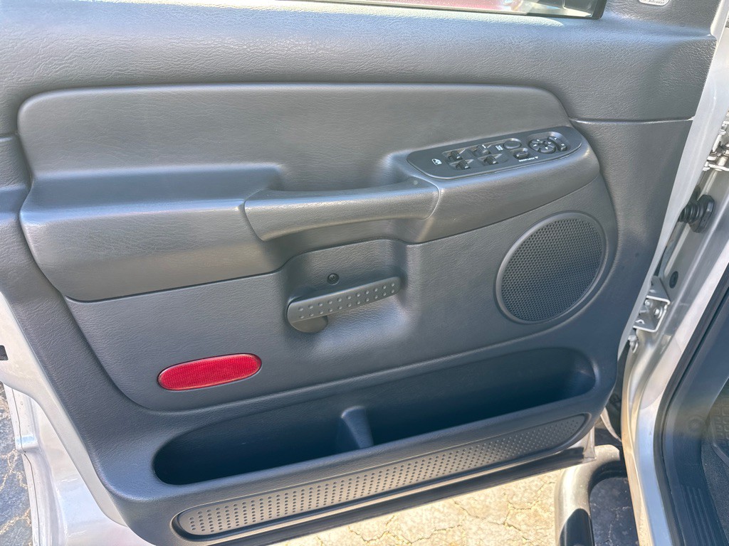 2003 Dodge Ram 2500 Image 17