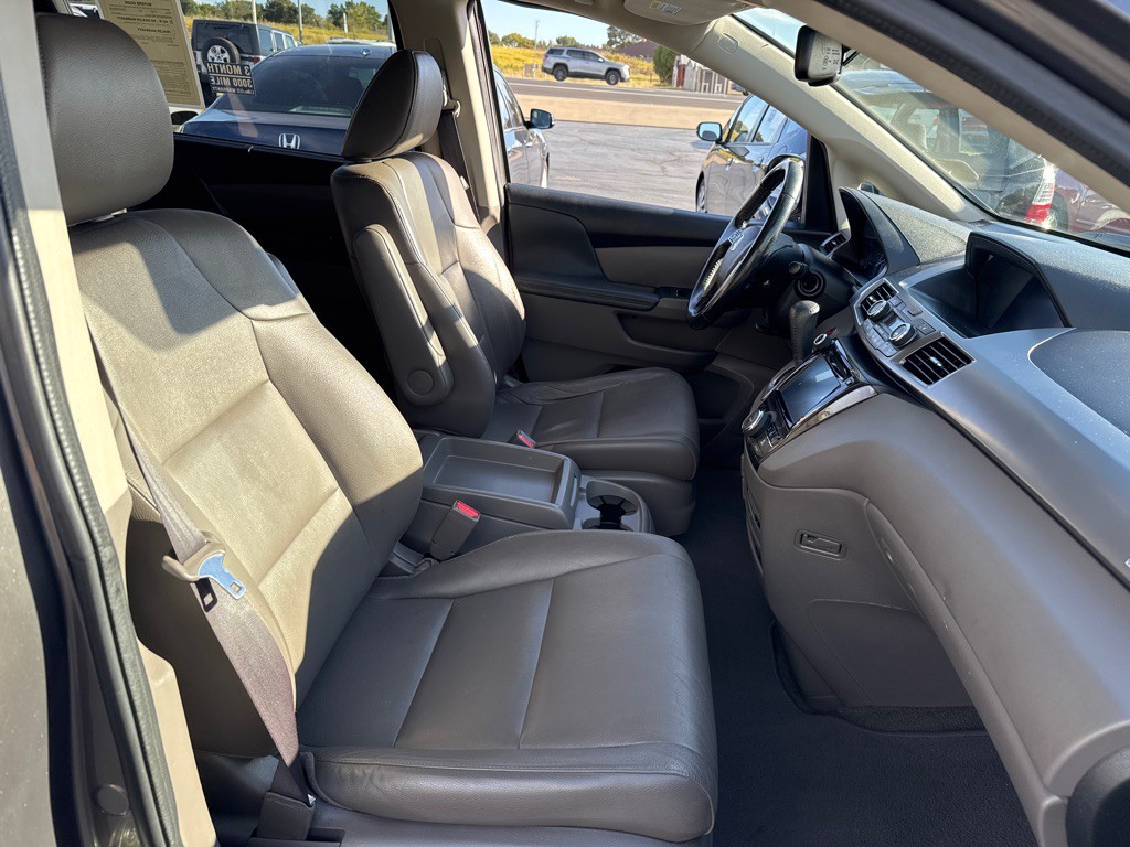 2016 Honda Odyssey Image 14