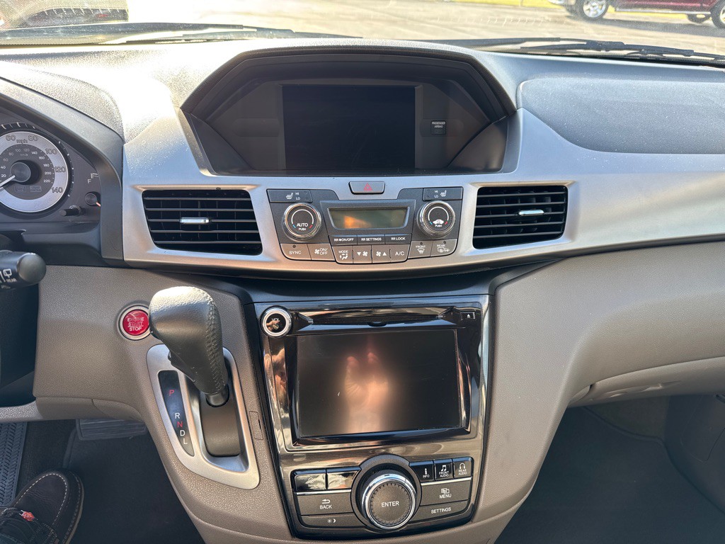 2016 Honda Odyssey Image 20