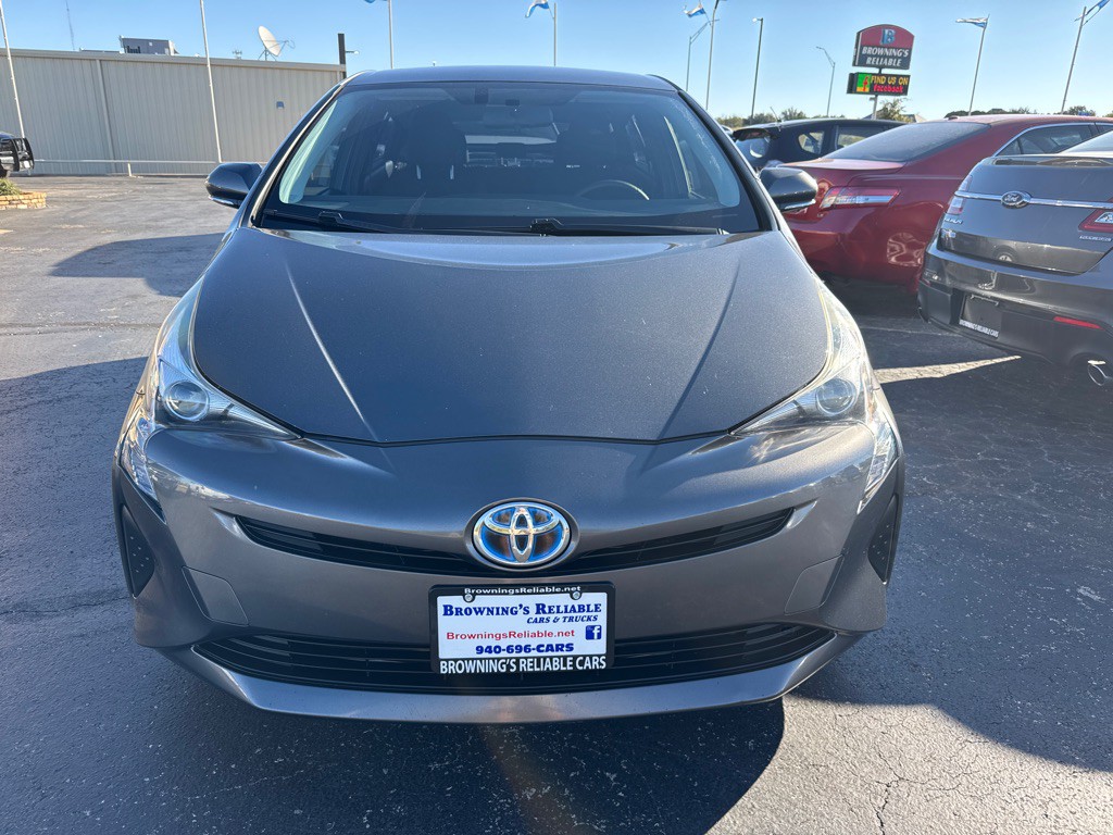 2016 Toyota Prius Image 2