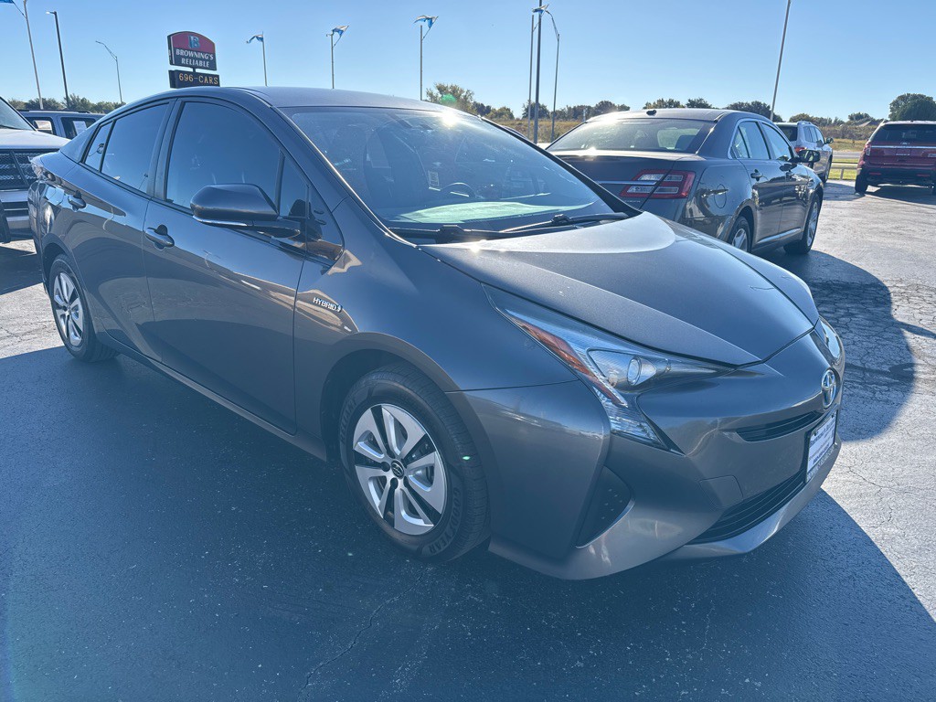 2016 Toyota Prius Image 3