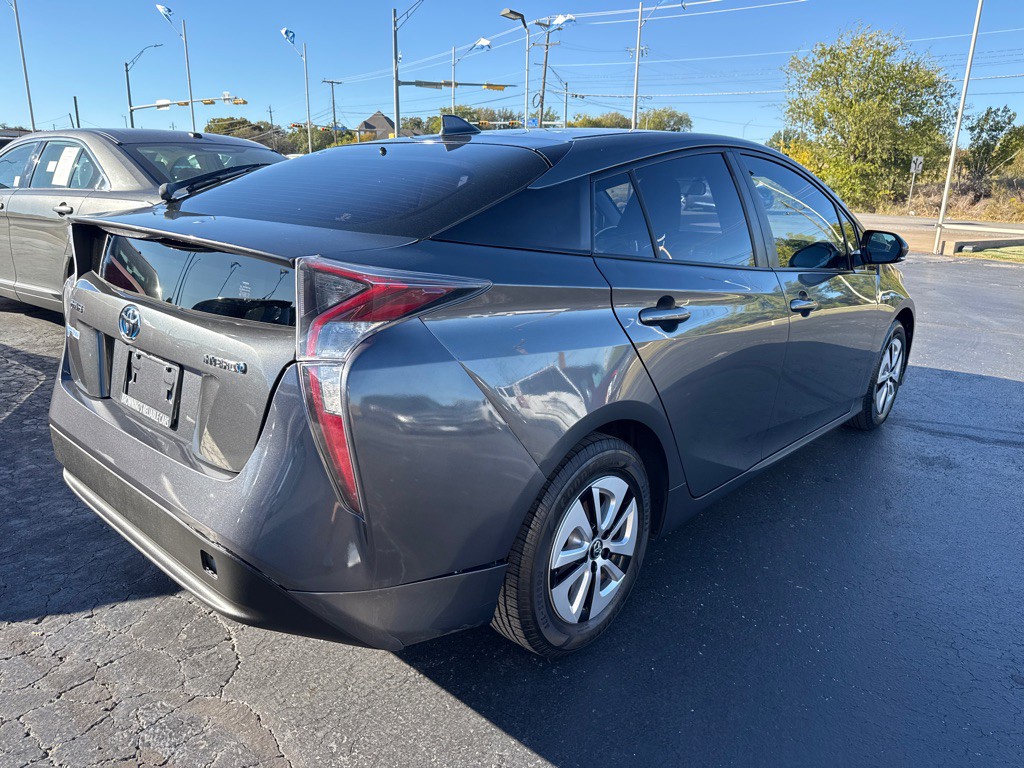 2016 Toyota Prius Image 4