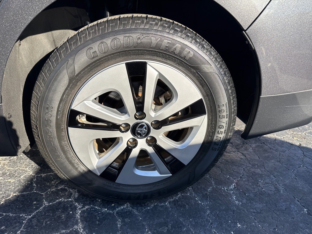 2016 Toyota Prius Image 7