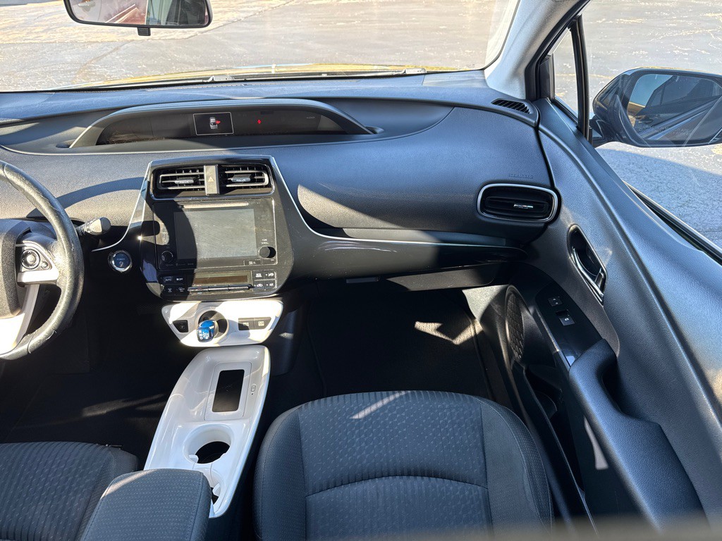 2016 Toyota Prius Image 11