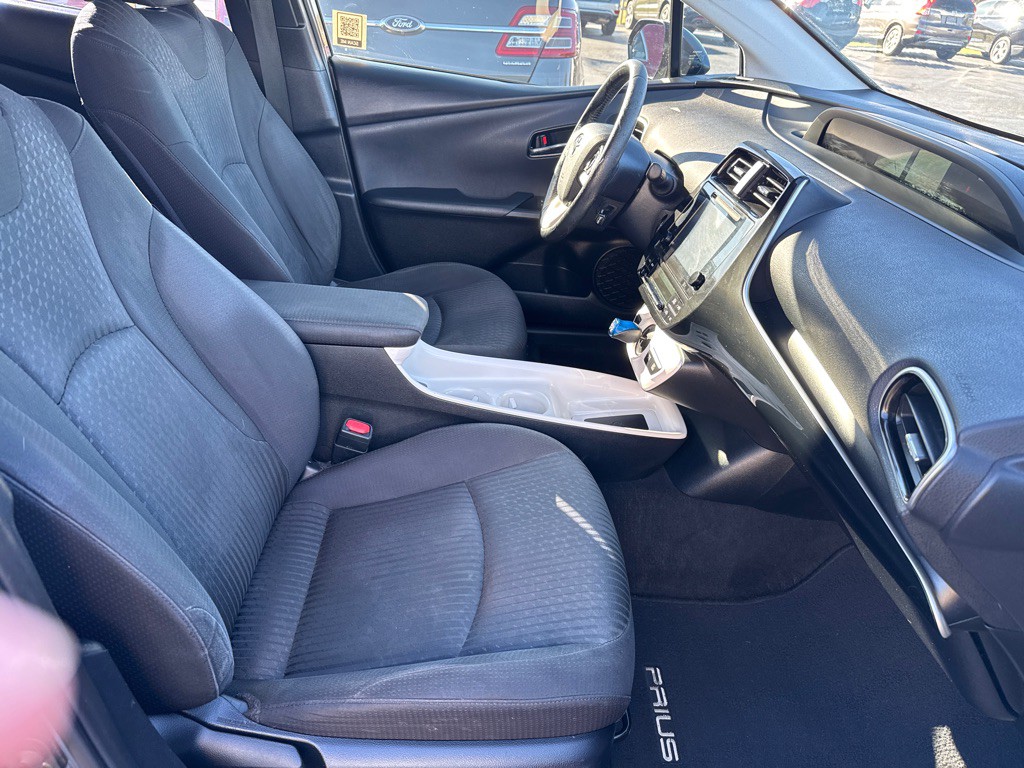 2016 Toyota Prius Image 12