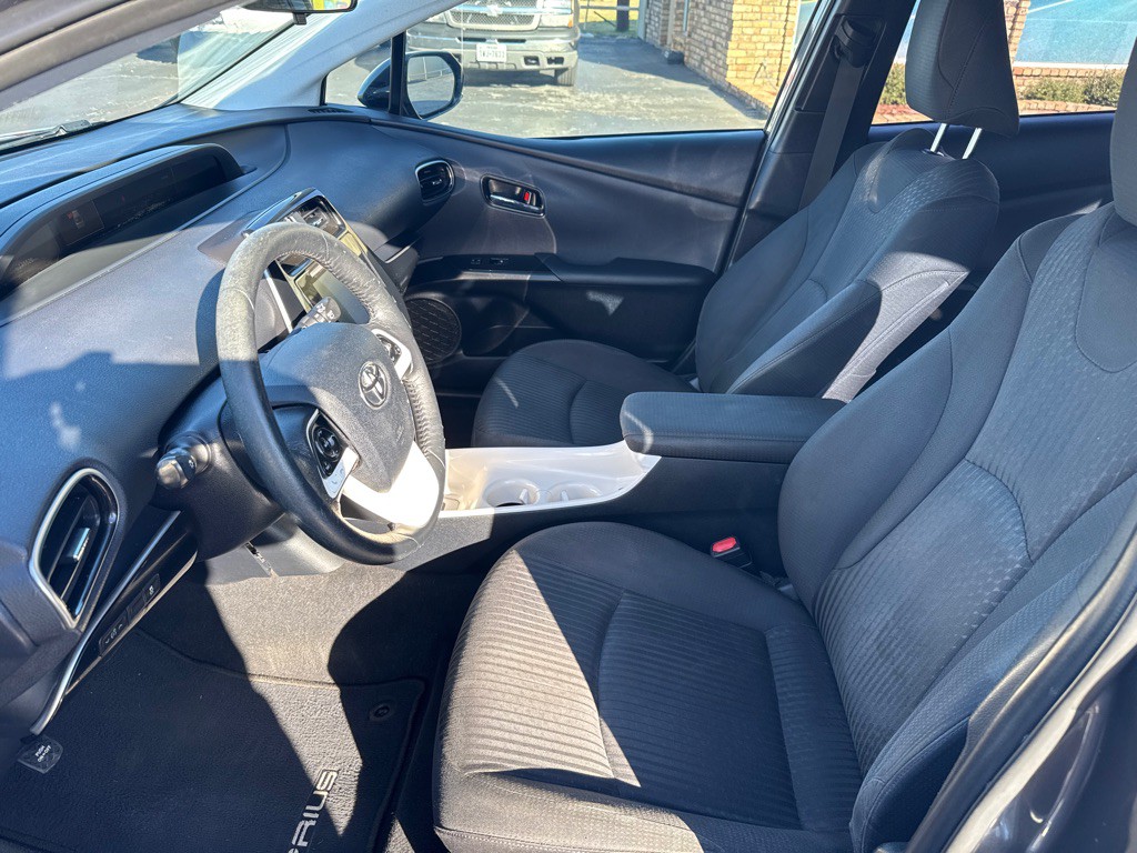 2016 Toyota Prius Image 16