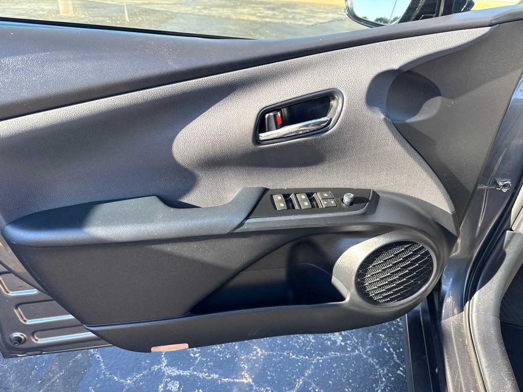 2016 Toyota Prius Image 17