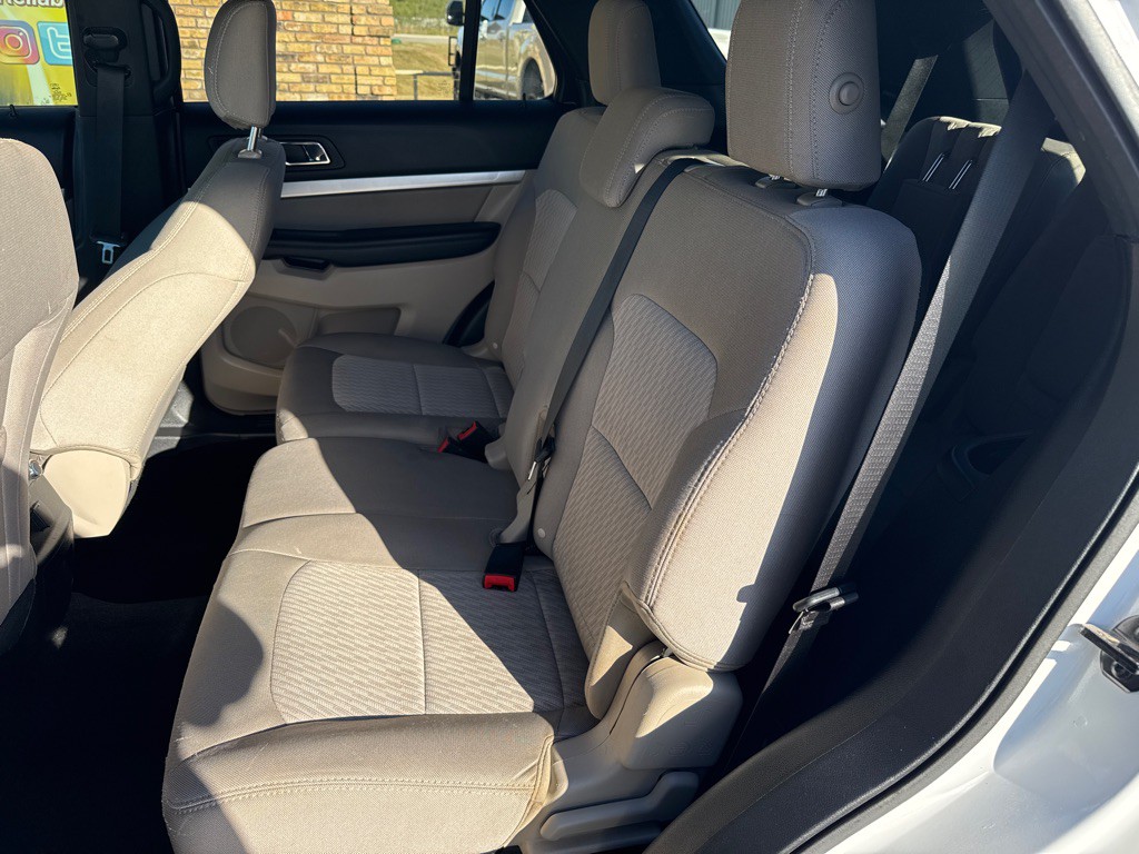 2018 Ford Explorer Image 16