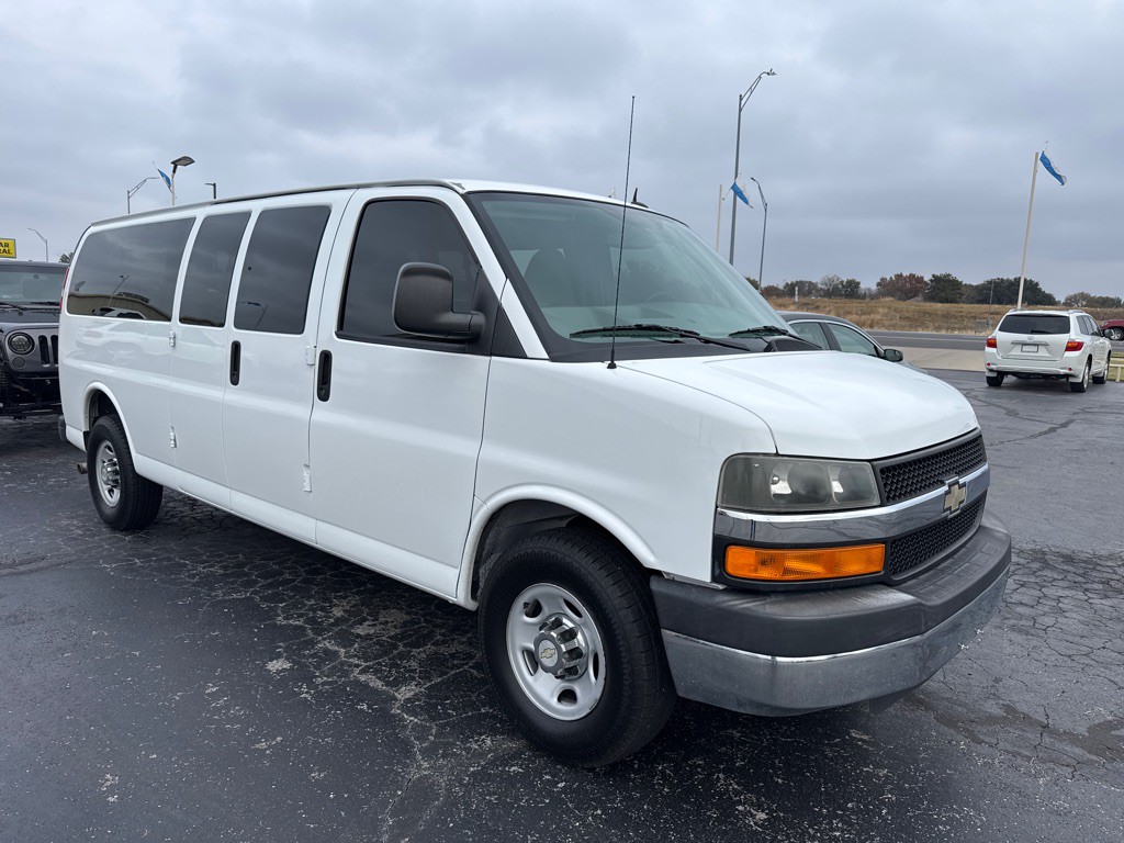 2012 Chevrolet Express Image 1