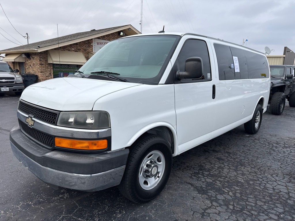 2012 Chevrolet Express Image 3