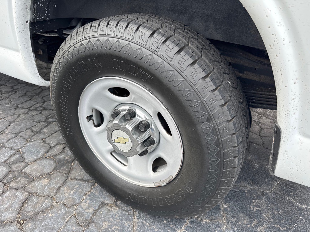 2012 Chevrolet Express Image 5