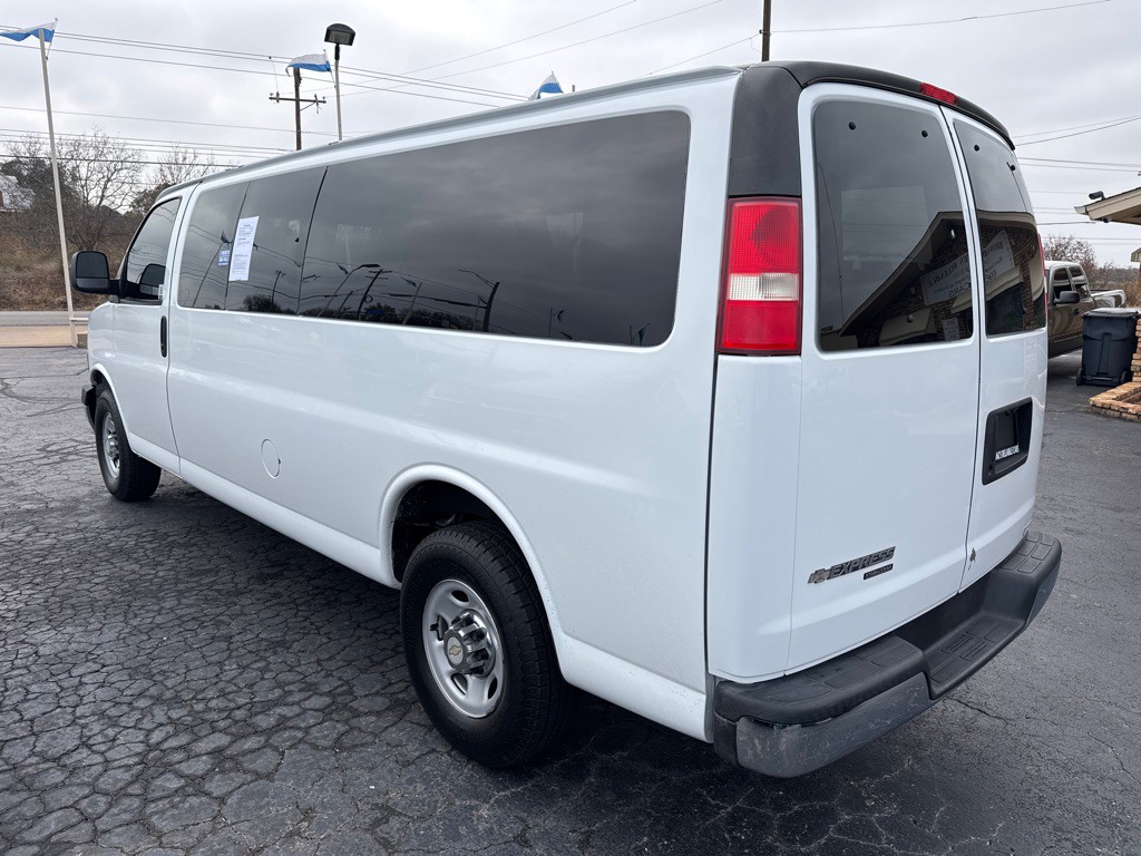 2012 Chevrolet Express Image 6