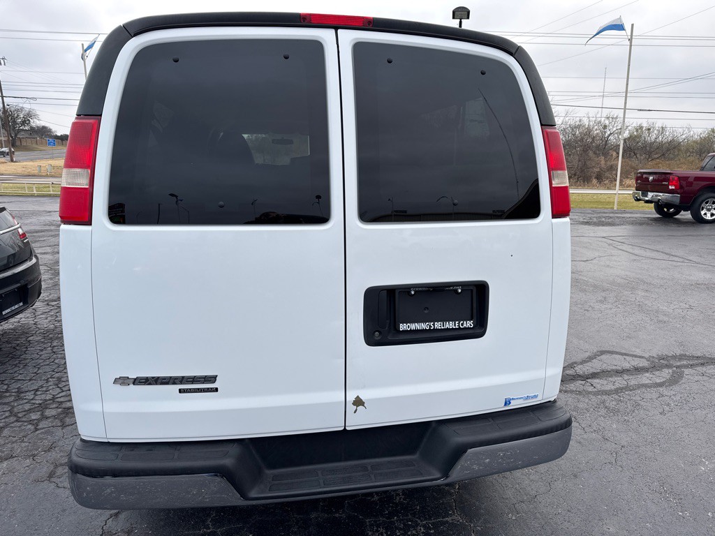 2012 Chevrolet Express Image 7