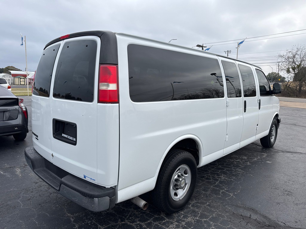 2012 Chevrolet Express Image 8
