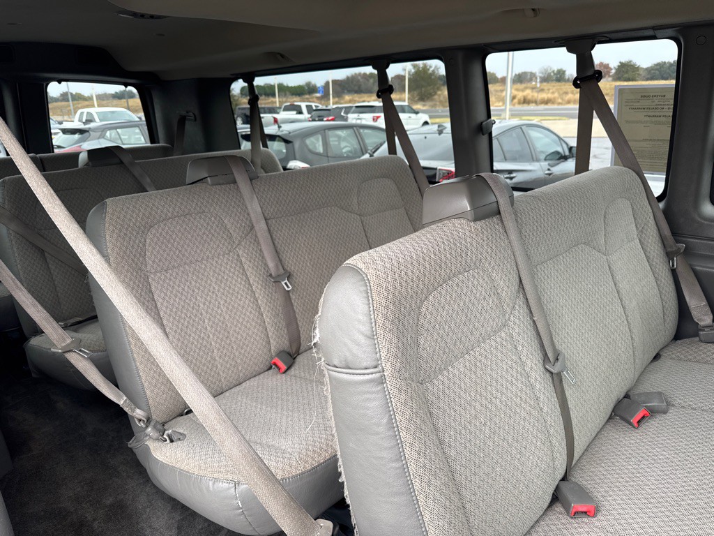 2012 Chevrolet Express Image 12