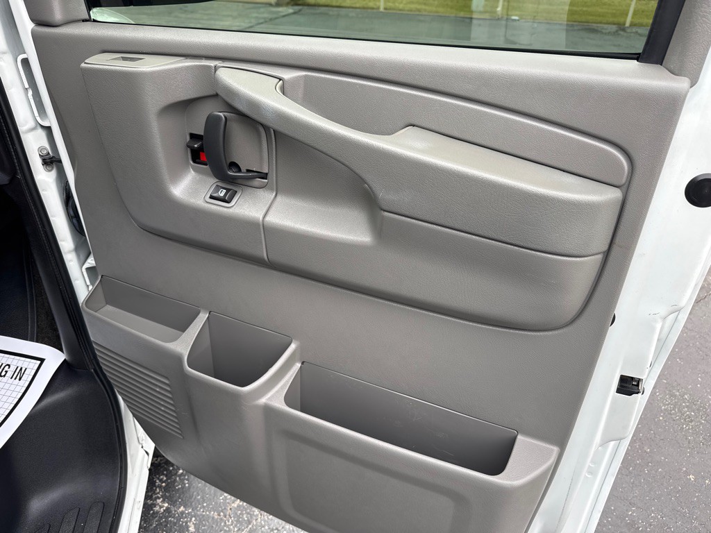 2012 Chevrolet Express Image 15